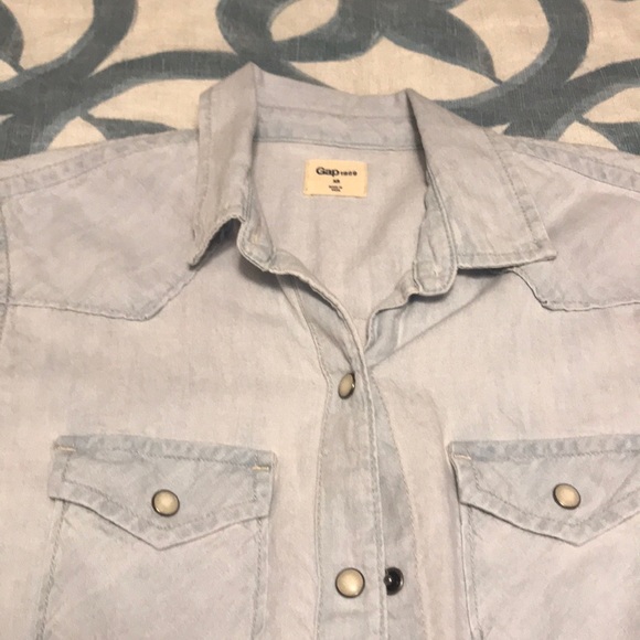 GAP western style light denim button down XS EUC - Picture 3 of 4